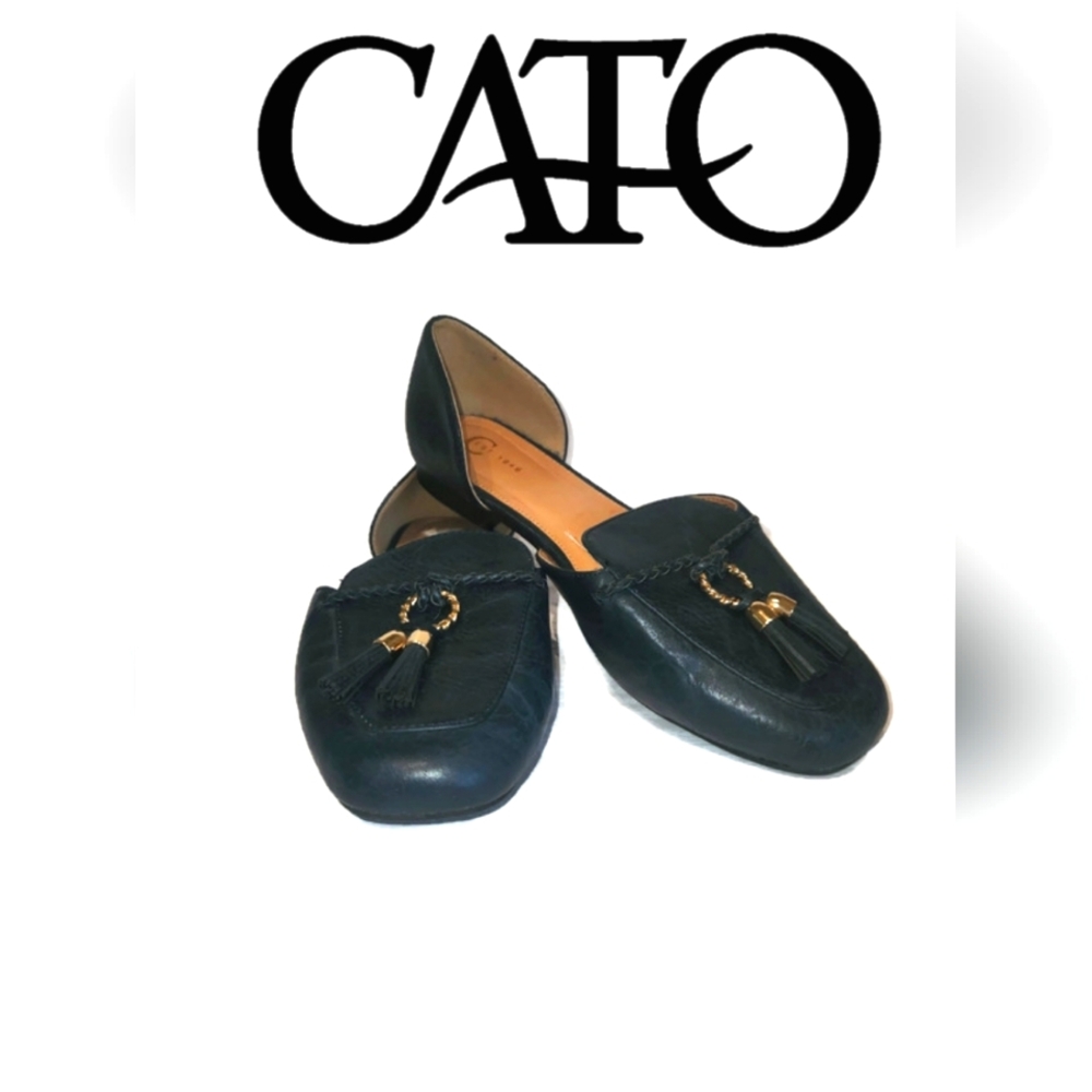 Cato Size 8W Navy Blue Loafer Flats with Gold Hoop and Tassels